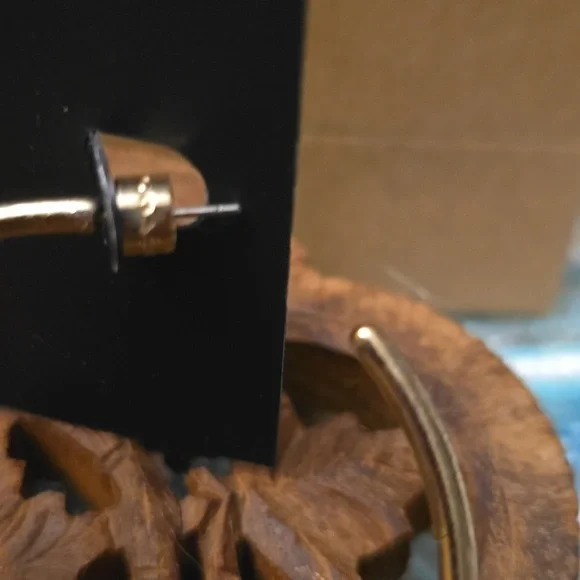 COACH HOOP EARRING 🥰 - Picture 3 of 5